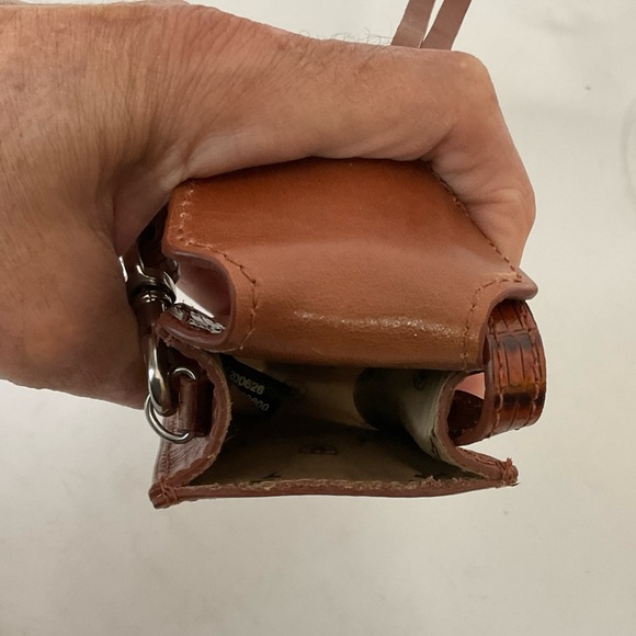 Ariat Brown Leather 4.5”Lx3”W Snap Close Case w/Silver Hardware, Tassel & Strap - Picture 7 of 16